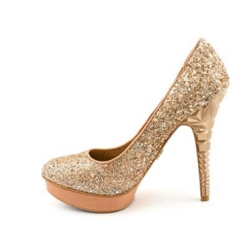 RACHEL by Rachel Roy Keedan Classic Pump
